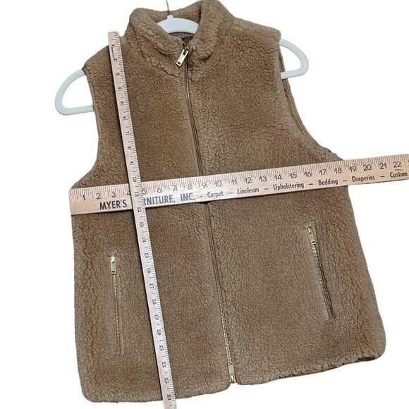 J. Crew plush faux fur excursion vest item E1535 camel size XS - Picture 4 of 12